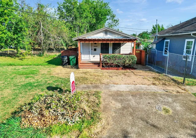 2nd image of 3309 Sumpter St, Houston, TX 77026 | MLS# 14409834
