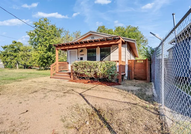 3rd image of 3309 Sumpter St, Houston, TX 77026 | MLS# 14409834