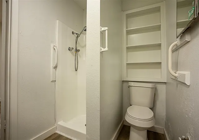 2nd image of 565 25th St, Beaumont, TX 77706 | MLS# 95195968