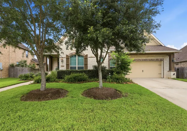 Homes for sale in Friendswood, TX | 2429 Morning Ridge Ln, Friendswood, TX 77546 | MLS# 49568408