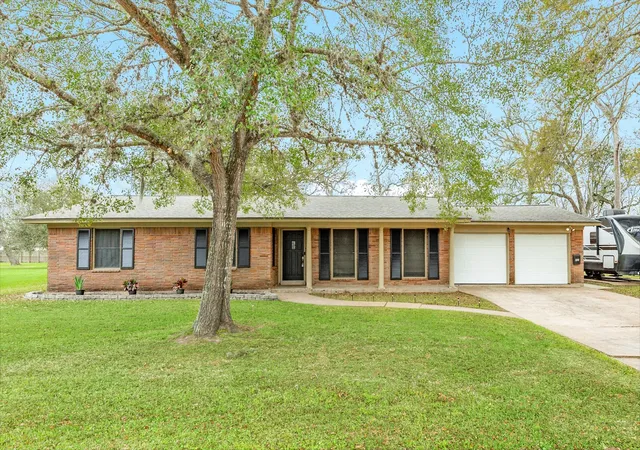 Homes for sale in Lake Jackson, TX | 112 Blossom St, Lake Jackson, TX 77566 | MLS# 3851001