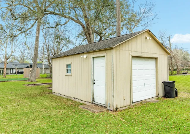 Homes for sale in Lake Jackson, TX | 112 Blossom St, Lake Jackson, TX 77566 | MLS# 3851001