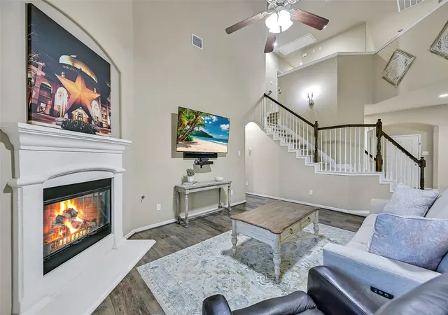 Photo 4 of Single family home for sale at 2303 Deer Trace Ct, Crosby, TX 77532 | MLS# 10284935 | Listing updated on 2026-09-02