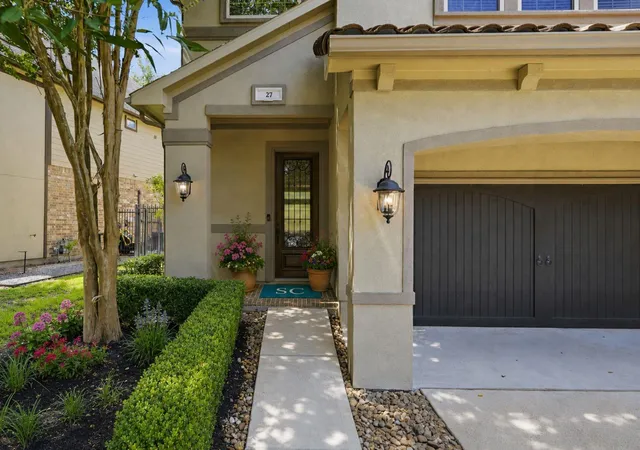 3rd image of 27 Herons Flight Pl, The Woodlands, TX 77389 | MLS# 88763852