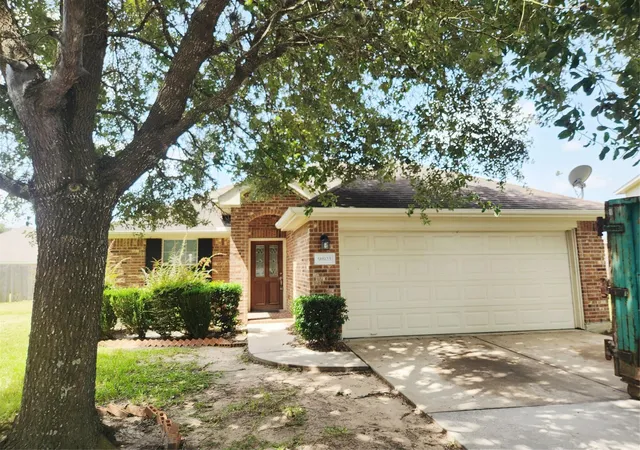 Photo 1 of Sale Pending at 9803 Wedgeford Ct, Houston, TX 77044 | MLS# 84690792 | Listing updated on 2026-09-16