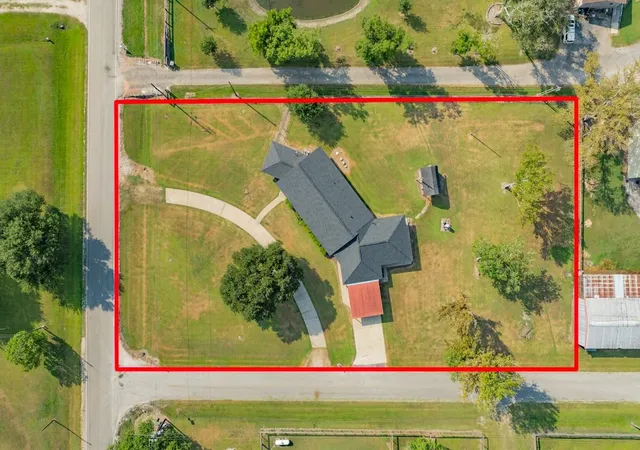 Photo 3 of Single family home for sale at 2922 County Road 209, Danbury, TX 77534 | MLS# 44576262 | Listing updated on 2026-08-31
