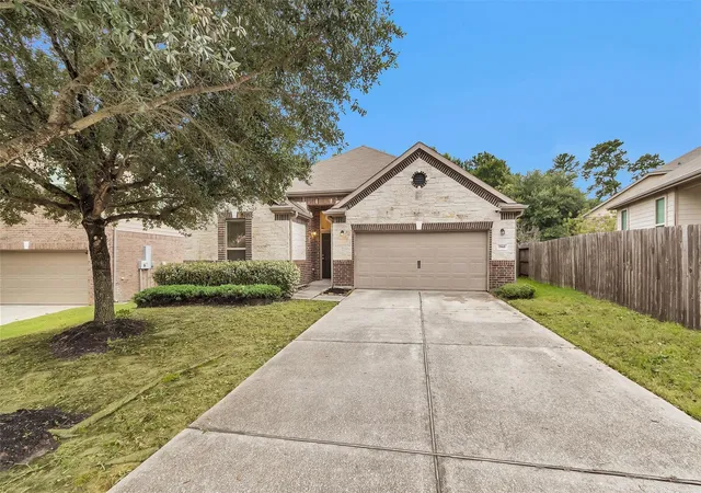 Photo 1 of Sale Pending at 1960 Elkington Cir, Conroe, TX 77304 | MLS# 58866025 | Listing updated on 2026-09-05