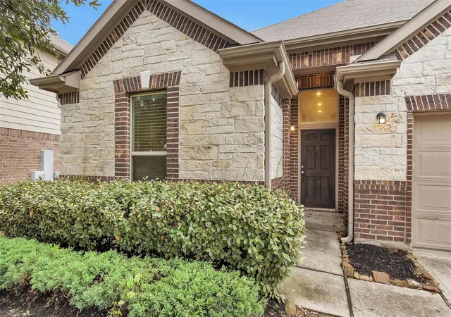 Photo 3 of Sale Pending at 1960 Elkington Cir, Conroe, TX 77304 | MLS# 58866025 | Listing updated on 2026-09-05