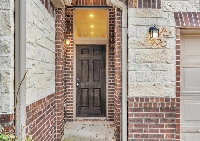 Photo 3 of Sale Pending at 1960 Elkington Cir, Conroe, TX 77304 | MLS# 58866025 | Listing updated on 2026-09-05