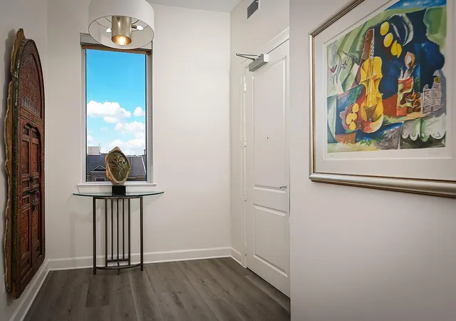Listing Photo 5 - Condo for sale in building located at 3 Waterway Ct, The Woodlands, TX 77380 - Unit #4E