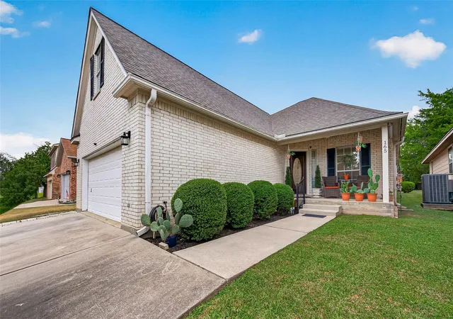 Photo 2 of Single family home for sale at 165 April Cvs, Montgomery, TX 77356 | MLS# 49383099 | Listing updated on 2026-09-19