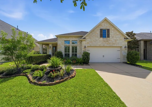 Homes for sale in Friendswood, TX | 703 Victory Terrace Ln, Friendswood, TX 77546 | MLS# 72182189