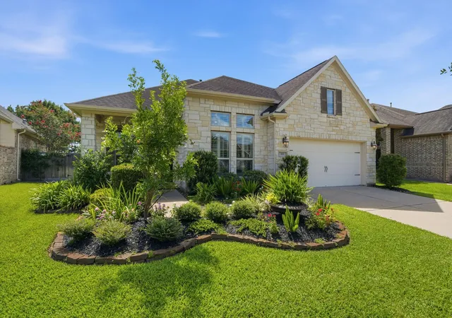 Homes for sale in Friendswood, TX | 703 Victory Terrace Ln, Friendswood, TX 77546 | MLS# 72182189