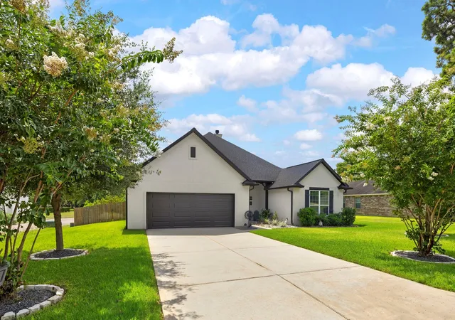 Photo 1 of Sale Pending at 3618 Emerson Dr, Montgomery, TX 77356 | MLS# 4056762 | Listing updated on 2026-08-24
