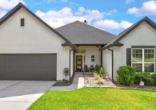 Photo 2 of Sale Pending at 3618 Emerson Dr, Montgomery, TX 77356 | MLS# 4056762 | Listing updated on 2026-08-24