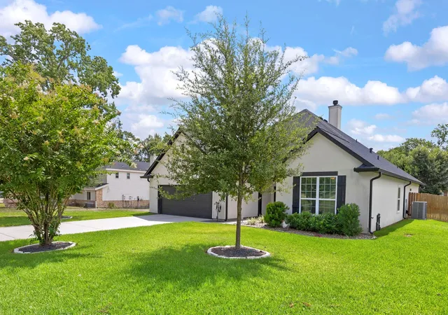 Photo 4 of Sale Pending at 3618 Emerson Dr, Montgomery, TX 77356 | MLS# 4056762 | Listing updated on 2026-08-24