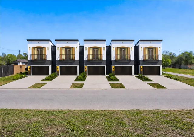Homes for sale in Houston, TX | 2904 Chapman St, Houston, TX 77009 | MLS# 66489153