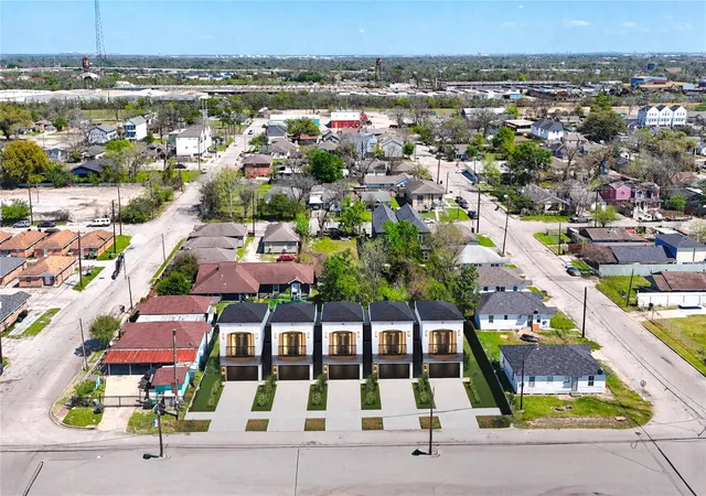 Homes for sale in Houston, TX | 2904 Chapman St, Houston, TX 77009 | MLS# 66489153