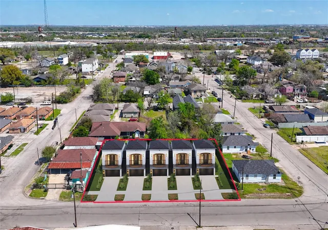 Homes for sale in Houston, TX | 2904 Chapman St, Houston, TX 77009 | MLS# 66489153