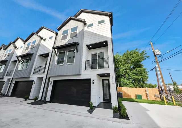 Photo 2 of Single family home for sale at 7739 Hammerly Blvd, Houston, TX 77055 | MLS# 76581747 | Listing updated on 2026-07-31