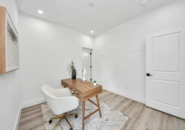 Photo 4 of Single family home for sale at 7739 Hammerly Blvd, Houston, TX 77055 | MLS# 76581747 | Listing updated on 2026-07-31