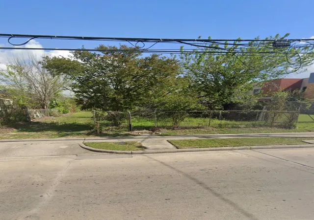 Photo 2 of Land for sale at 5303 Canal St, Houston, TX 77011 | MLS# 26147947 | Listing updated on 2026-07-16
