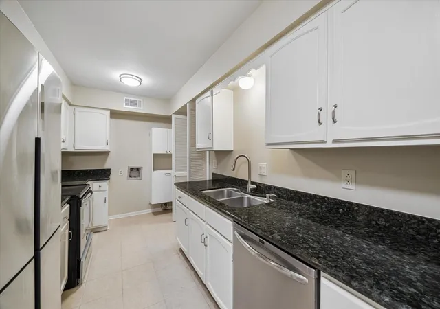 Photo 3 of Condo for sale at 355 N Post Oak Ln #644, Houston, TX 77024 | MLS# 35195147 | Listing updated on 2026-08-21