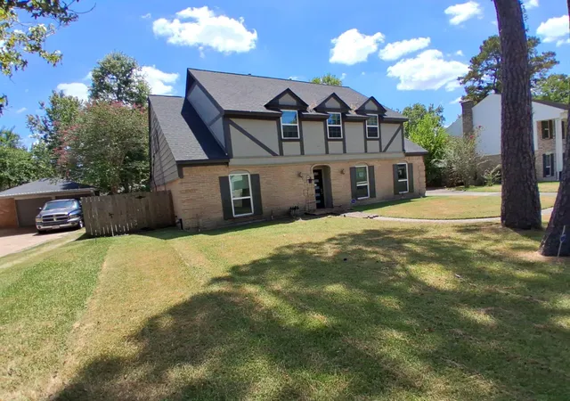 Photo 3 of Sale Pending at 532 Bull Run Ct, Conroe, TX 77302 | MLS# 93141281 | Listing updated on 2026-08-29