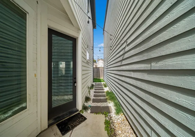 2nd image of 9010 Wellspring Dr, Houston, TX 77080 | MLS# 46609709