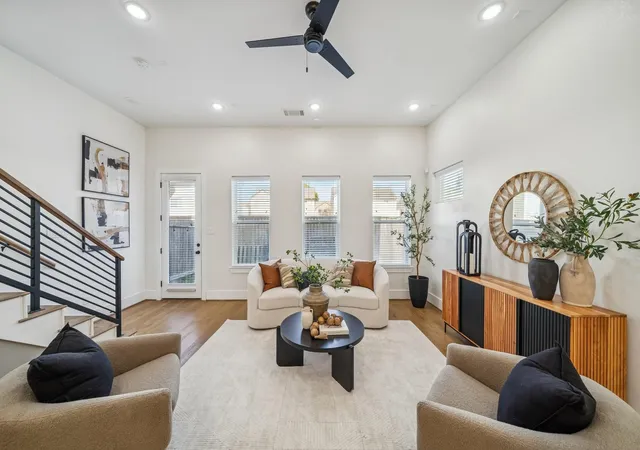 4th image of 9010 Wellspring Dr, Houston, TX 77080 | MLS# 46609709