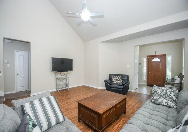 Photo 4 of Single family home for sale at 15518 Crawford Crst Ln, Houston, TX 77053 | MLS# 67480770 | Listing updated on 2026-08-25