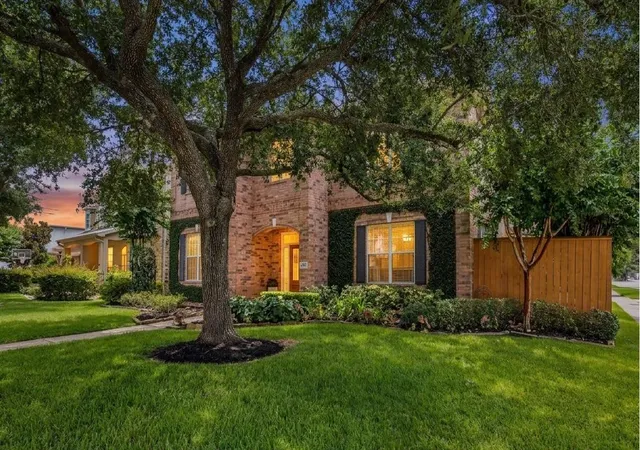 Photo 1 of Sale Pending at 5007 Beech St, Bellaire, TX 77401 | MLS# 43852994 | Listing updated on 2026-09-03