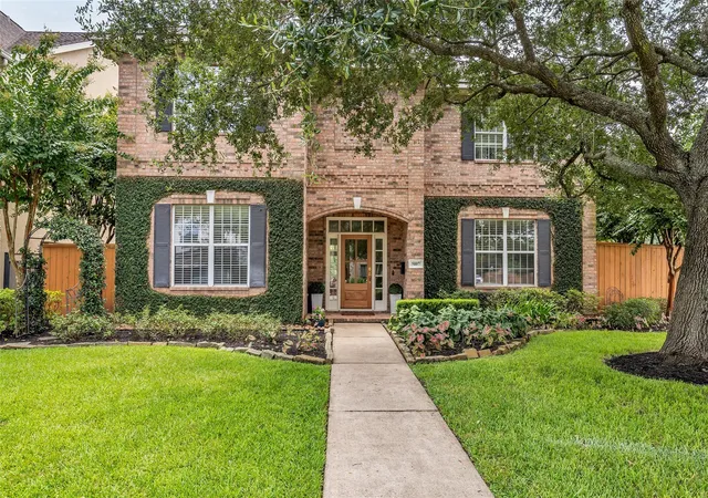 Photo 2 of Sale Pending at 5007 Beech St, Bellaire, TX 77401 | MLS# 43852994 | Listing updated on 2026-09-03