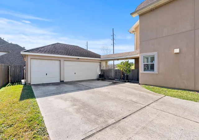 Photo 3 of Single family home for sale at 14407 Brentshire Ln, Houston, TX 77069 | MLS# 35377388 | Listing updated on 2026-06-07