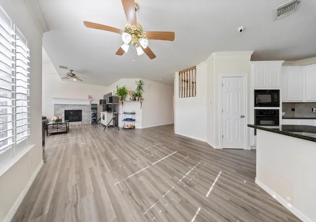 Photo 3 of Single family home for sale at 14407 Brentshire Ln, Houston, TX 77069 | MLS# 35377388 | Listing updated on 2026-06-07