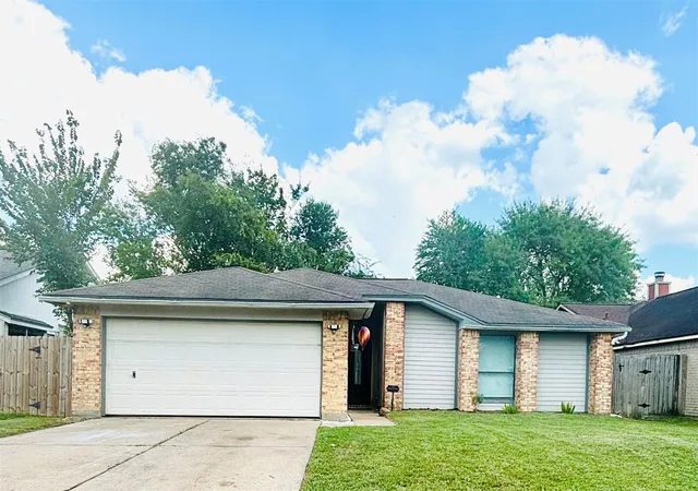 Photo 1 of Single family home for sale at 11514 Villa Hts Dr, Houston, TX 77066 | MLS# 65706843 | Listing updated on 2026-08-24