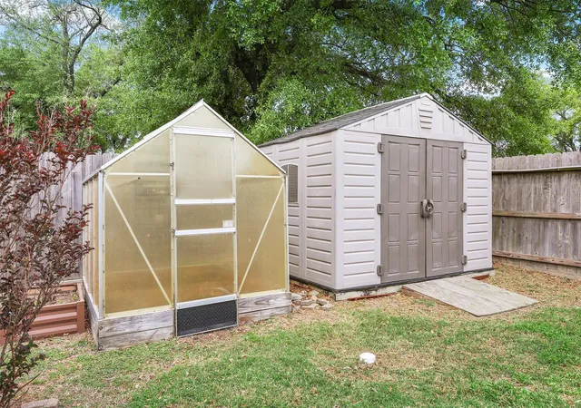27th image of 10915 Pecan Dr, La Porte, TX 77571 | MLS# 97195439