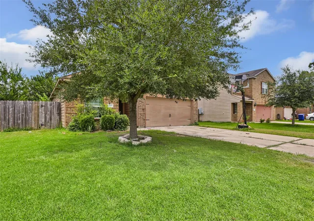 3rd image of 2707 Tracy Ln, Highlands, TX 77562 | MLS# 30837840