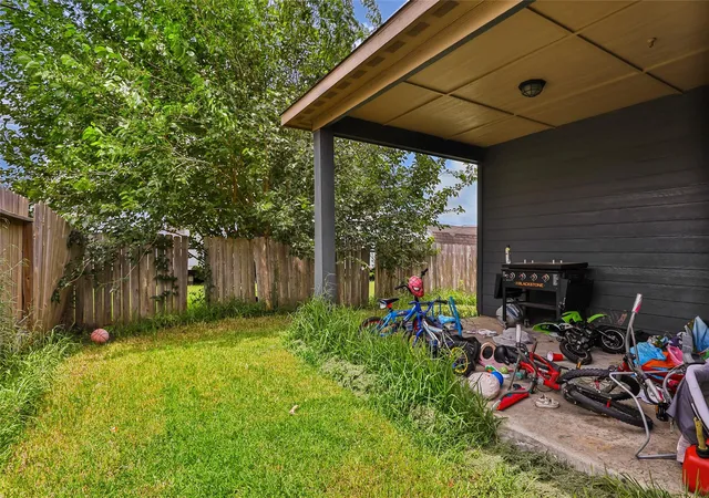 4th image of 2707 Tracy Ln, Highlands, TX 77562 | MLS# 30837840