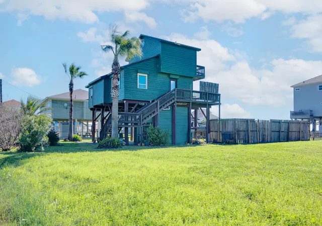 2nd image of 140 Ocean View Dr, Port Bolivar, TX 77650 | MLS# 8321907