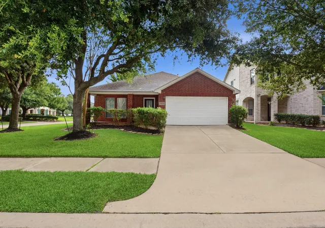 Photo 3 of Single family home for sale at 19226 Countryhills Ct, Spring, TX 77388 | MLS# 55182717 | Listing updated on 2026-07-13