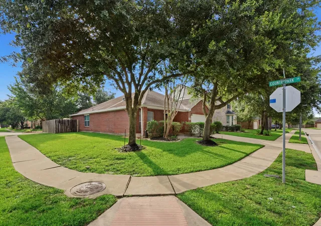 Photo 3 of Single family home for sale at 19226 Countryhills Ct, Spring, TX 77388 | MLS# 55182717 | Listing updated on 2026-07-13