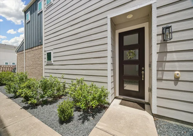 3rd image of 10003 Brickhouse Dr, Houston, TX 77080 | MLS# 60311892