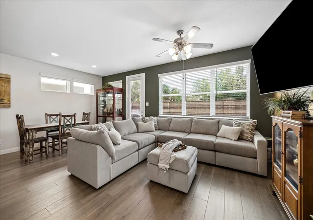 5th image of 10003 Brickhouse Dr, Houston, TX 77080 | MLS# 60311892
