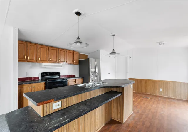 Photo 3 of Single family home for sale at 135 Bluebill N, Baytown, TX 77523 | MLS# 17545830 | Listing updated on 2026-09-18