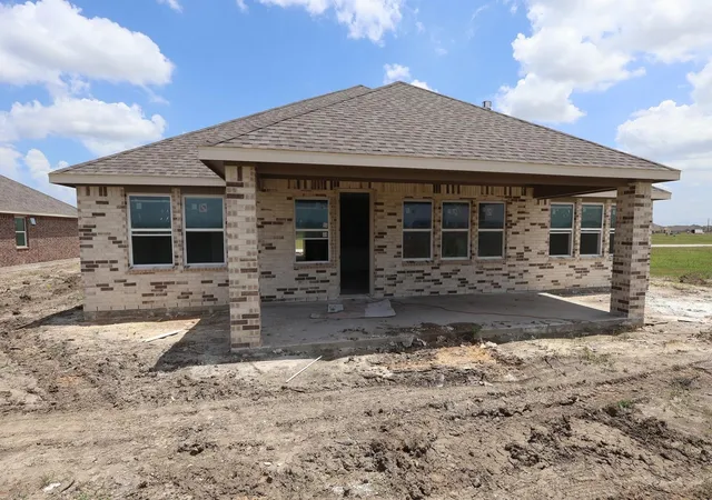 3rd image of 12406 Old Fashion Cir, Mont Belvieu, TX 77535 | MLS# 11647308