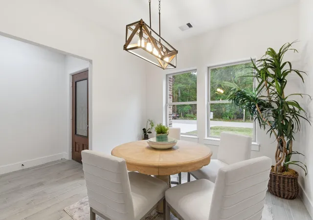 3rd image of 1105 W Lyle St, Cleveland, TX 77327 | MLS# 67041216