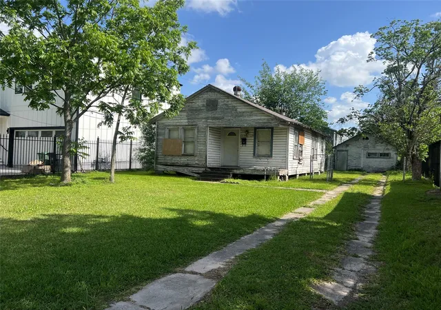 Photo 4 of Land for sale at 1210 Lindale St, Houston, TX 77022 | MLS# 86013218 | Listing updated on 2026-07-16