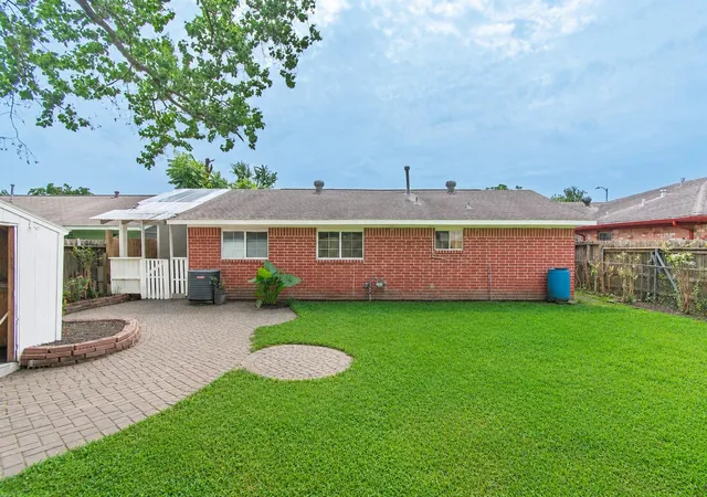 26th image of 12906 Southspring Dr, Houston, TX 77047 | MLS# 54713556