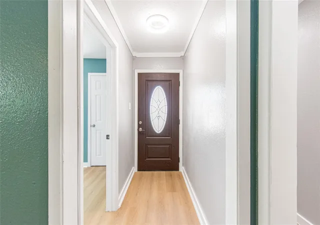 3rd image of 12906 Southspring Dr, Houston, TX 77047 | MLS# 54713556